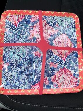 Set of 4 NEW Lilly Pulitzer Plates
